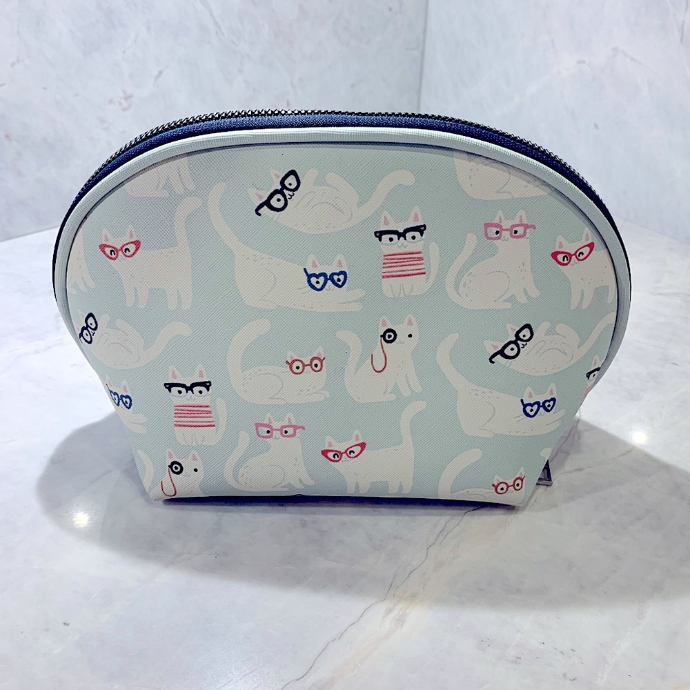 Studio oh cats wearing glasses cosmetic bag, nice wide zip opens all the way